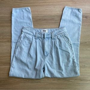 Paige light wash pleated trouser denim jeans mom retro pegged jeans 25
